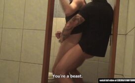 Porno amador gay passivo safadinho dando o cu no banheiro